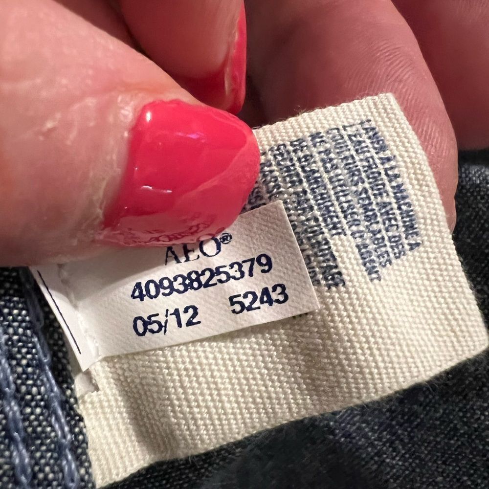 American Eagle Size Medium Chambray Button Down S… - image 5